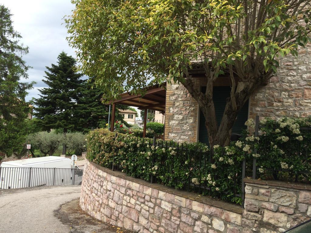 Апартаменты Casa Elena Ассизи Экстерьер фото